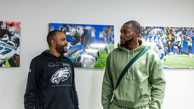 Kevin Byard meets Eagles DC Sean Desai